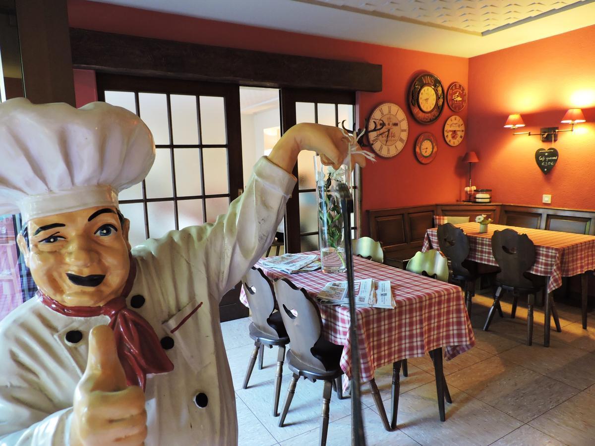 תאן Hotel Restaurant Aux Sapins מראה חיצוני תמונה